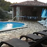 Holiday home Family-friendly With Pool In Krsan-vlasici Krsan